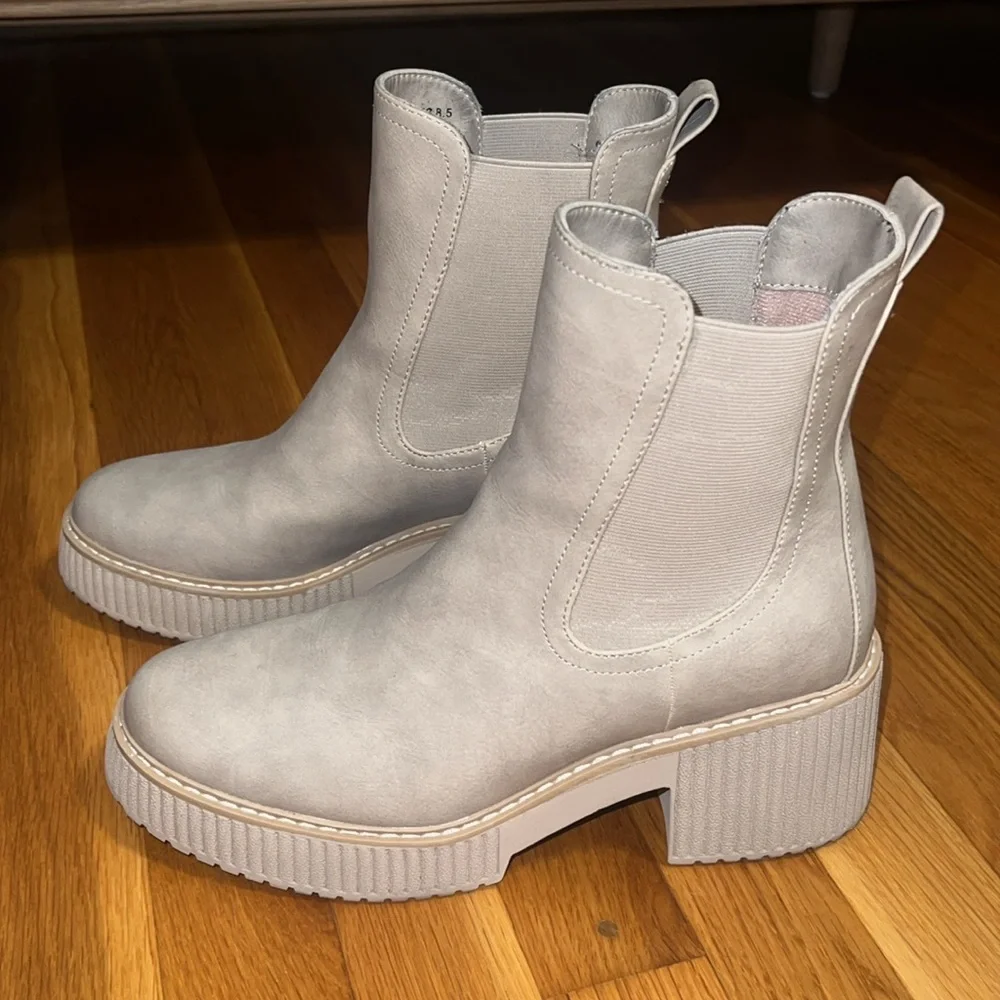 Dolce Vita Booties - Picture 2 of 8